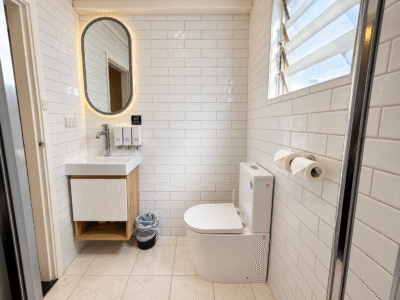 Sup Apt toilet
