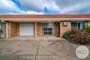 2/24 Incarnie Crescent, Wagga Wagga, NSW 2650