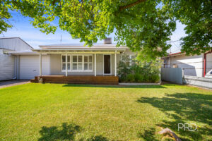 419 Lake Albert Rd, Kooringal, NSW 2650